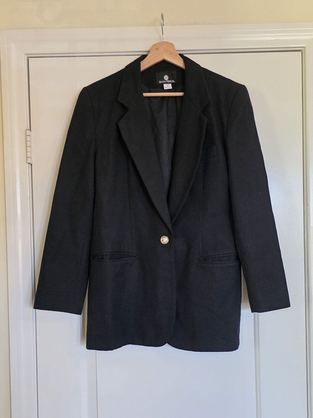 Dana Pierce Black 100% Wool Balzer single Button Vintage Classic Minimalist Fall